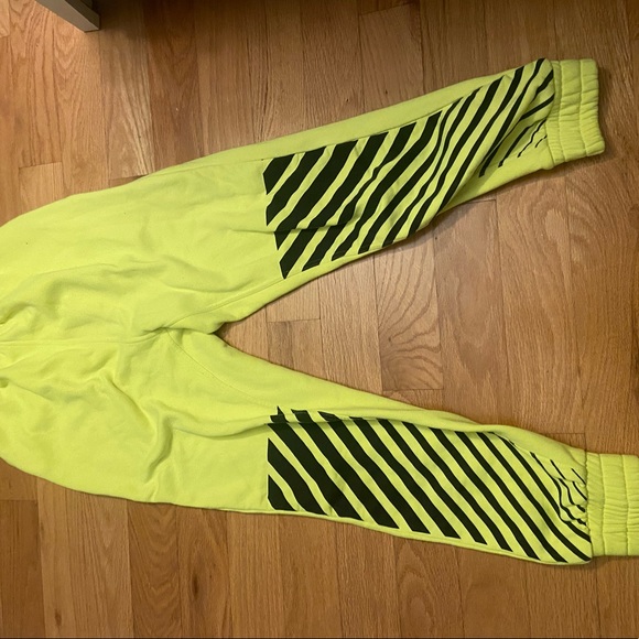 The Arsenale Joggers - Picture 3 of 4